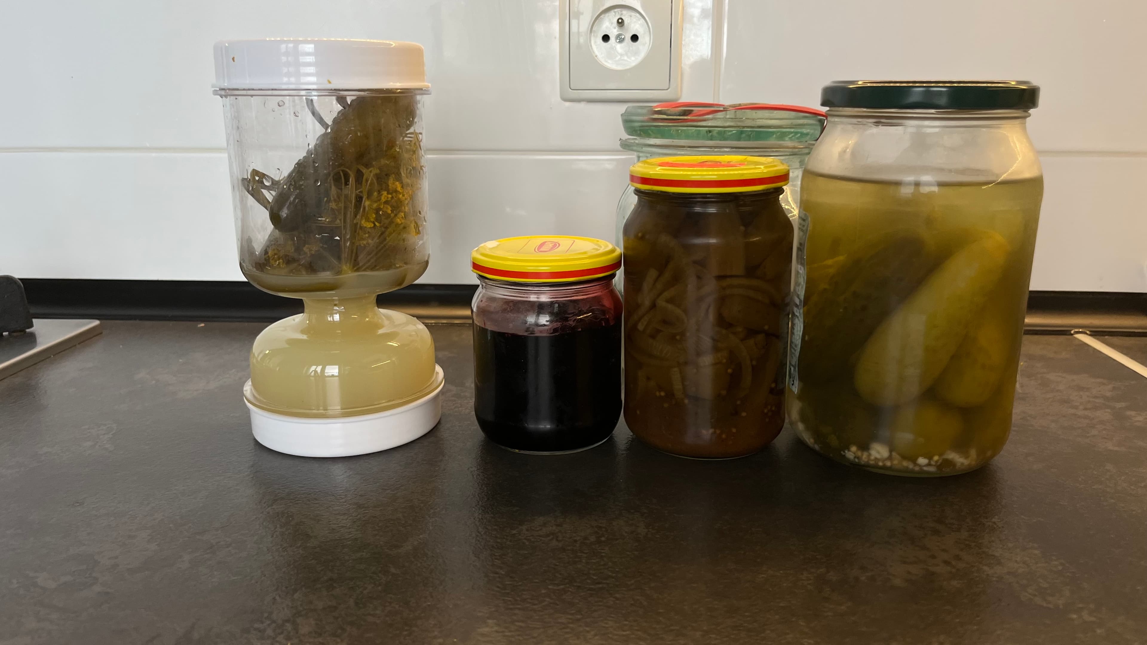 Słoik "Klepsydra" 1000 ml na przetwory z separatorem soku + składany widelec w zestawie